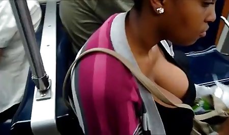 MILF عجیب و غریب Busty اسباب بازی های جوردی فیلم سکسی چشم بسته را می خورد