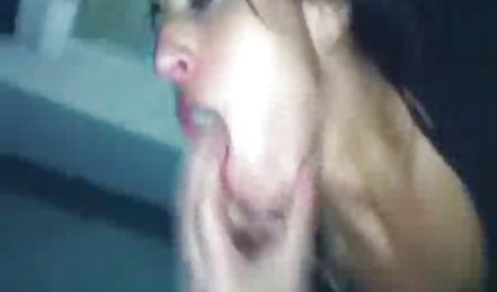 استمناء در چکمه sexجوردی های بلند و پاشنه بلند