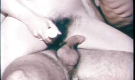 معشوقه زیبا از 2 برده برای الاغ و پای خود استفاده می کند بهترین سکس های جوردی