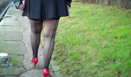MILF انگلیس صحبت فیلمهای سکسی جوردی می کند